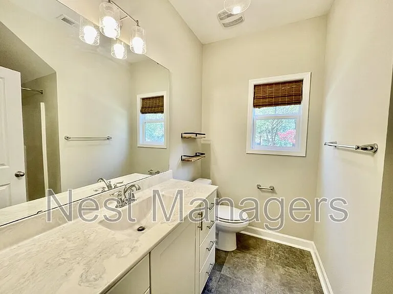1102 Norwood St — Photo 15