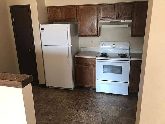 3rd image of 1231 N Dakota Ave