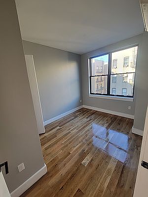 4th image of 298 Cypress Ave #4F