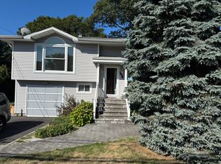 (Undisclosed Address), Ronkonkoma, NY 11779