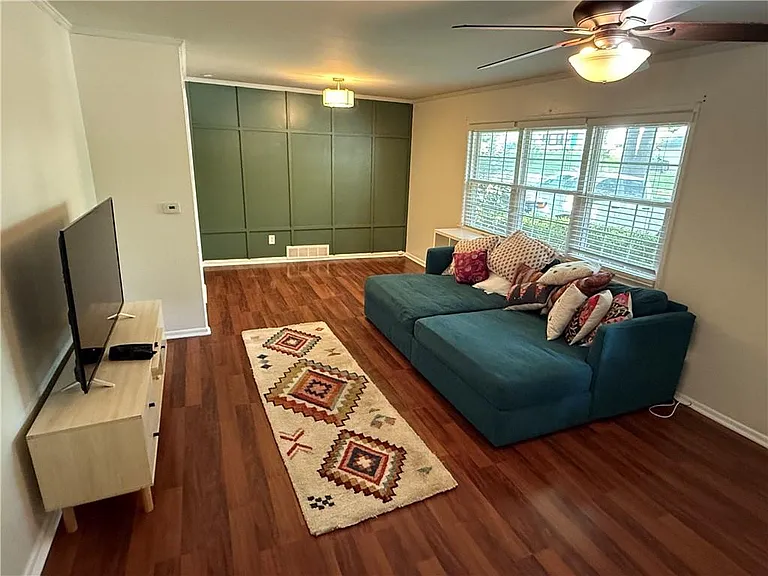 7680 Rainbow Dr — Photo 8