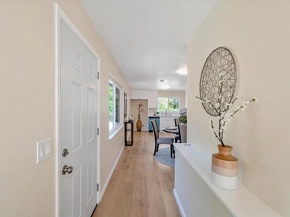 5th image of 2140 Valleywood Dr