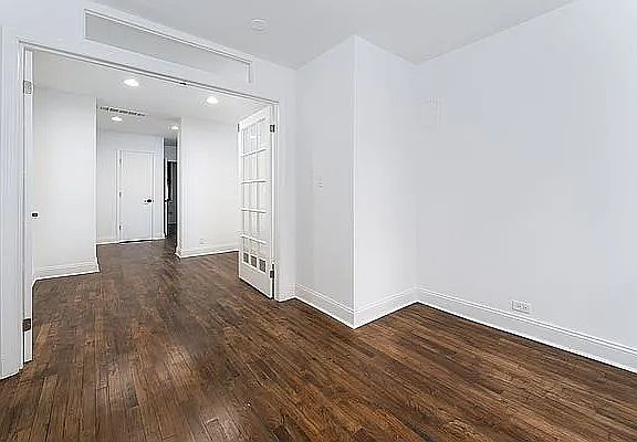 3rd image of 32 Cornelia St #456
