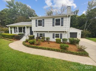 621 Braxfield Dr, Charlotte, NC 28217