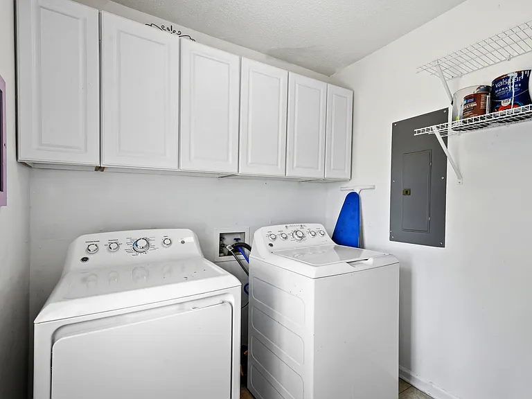 105 Twin Creeks Dr — Photo 12