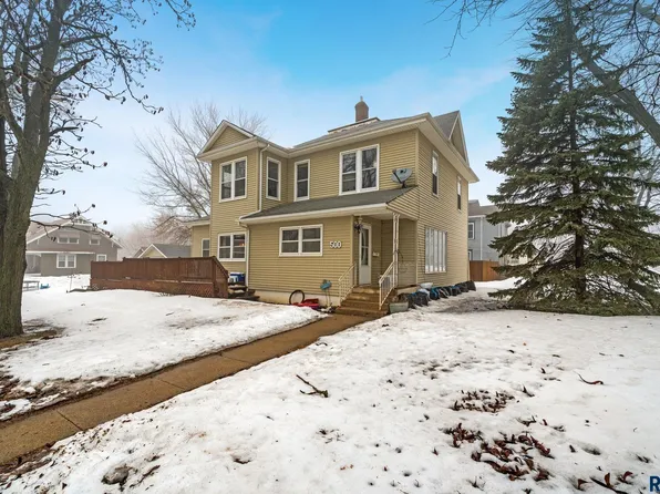 500 W Spruce St, Beresford, SD 57004