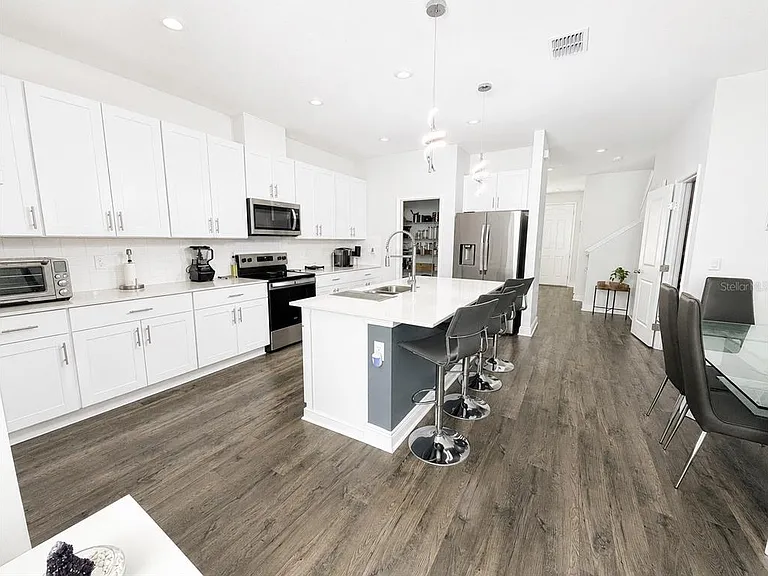 16435 Hamlin Hills Rd — Photo 5