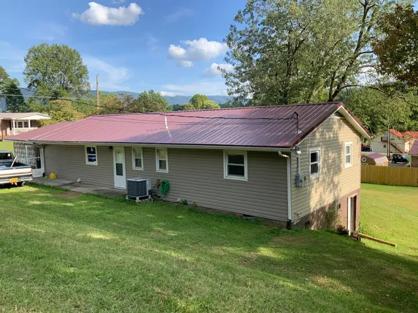 115 E 25th St N, Big Stone Gap, VA 24219