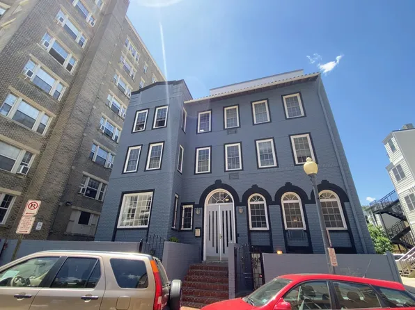 2714 Quarry Rd NW APT 102, Washington, DC 20009