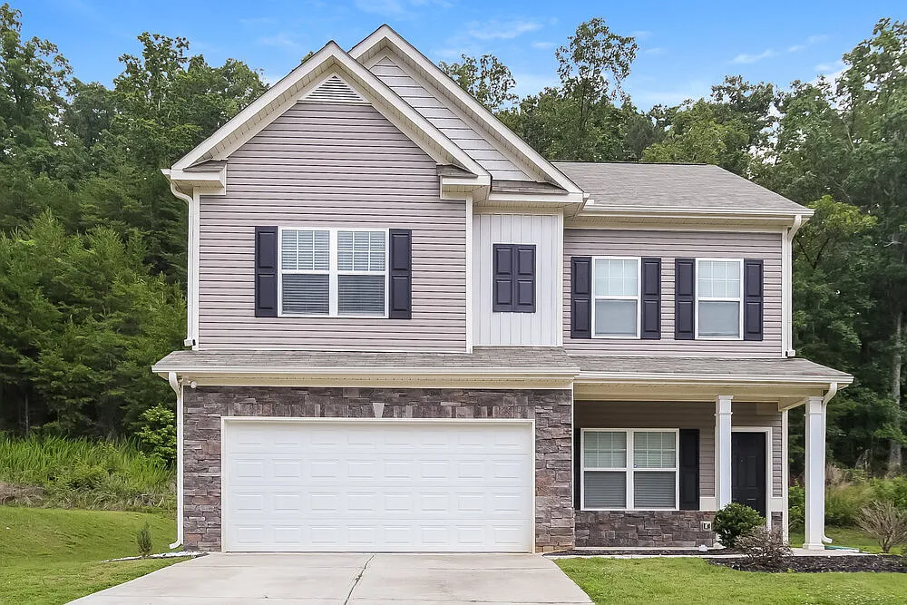 4 bed, 2.5 bath, 2100 sqft, $2,780 — Photo 1