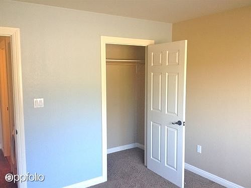 4th image of 160 Oak Knoll Ave