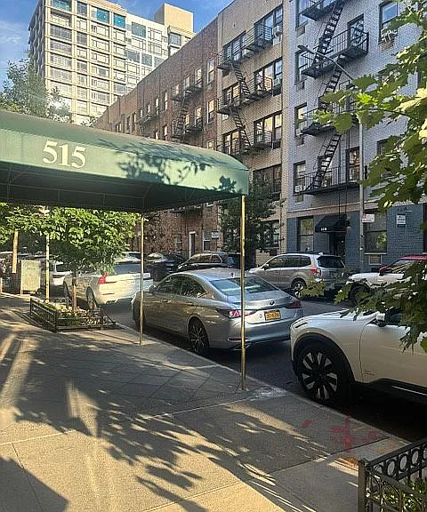 515 E 88th St #L4 — Photo 1