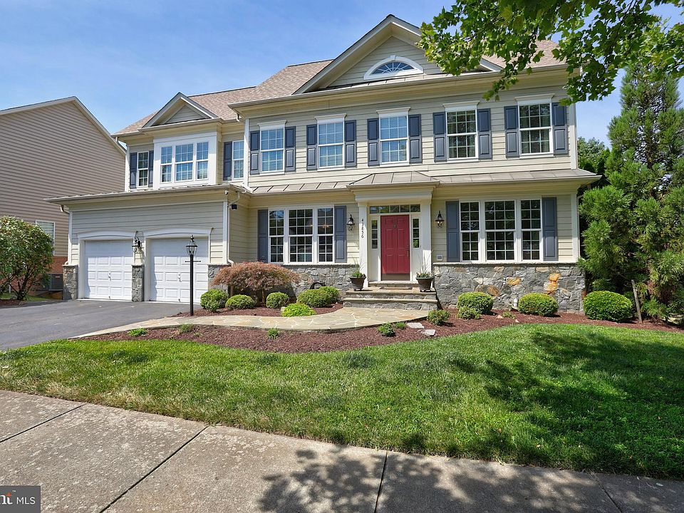 1st image of 43856 Riverpoint Dr