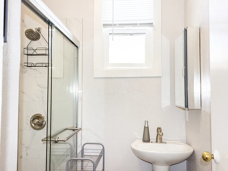 653 Minna St #A — Photo 14