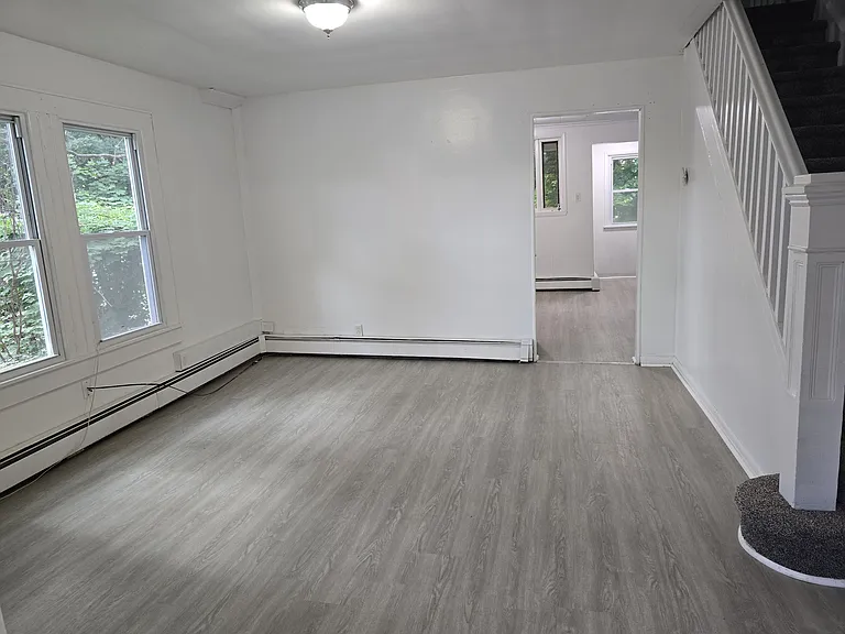 111 La Grange St — Photo 5