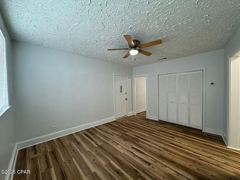 422 Magnolia Ave #4 — Photo 3