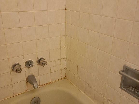 4th image of 4707 133rd Ave NW