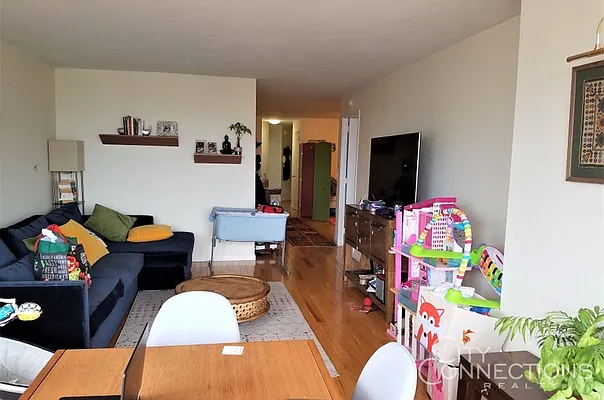 Rented by City Connections Realty | media 17