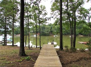 2415 Riverside Dr, Lexington, NC 27292