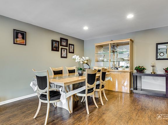 5th image of 600 Naples Ct APT 109