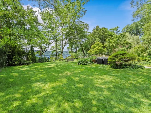 2727 Palisade Avenue image 19 of 22