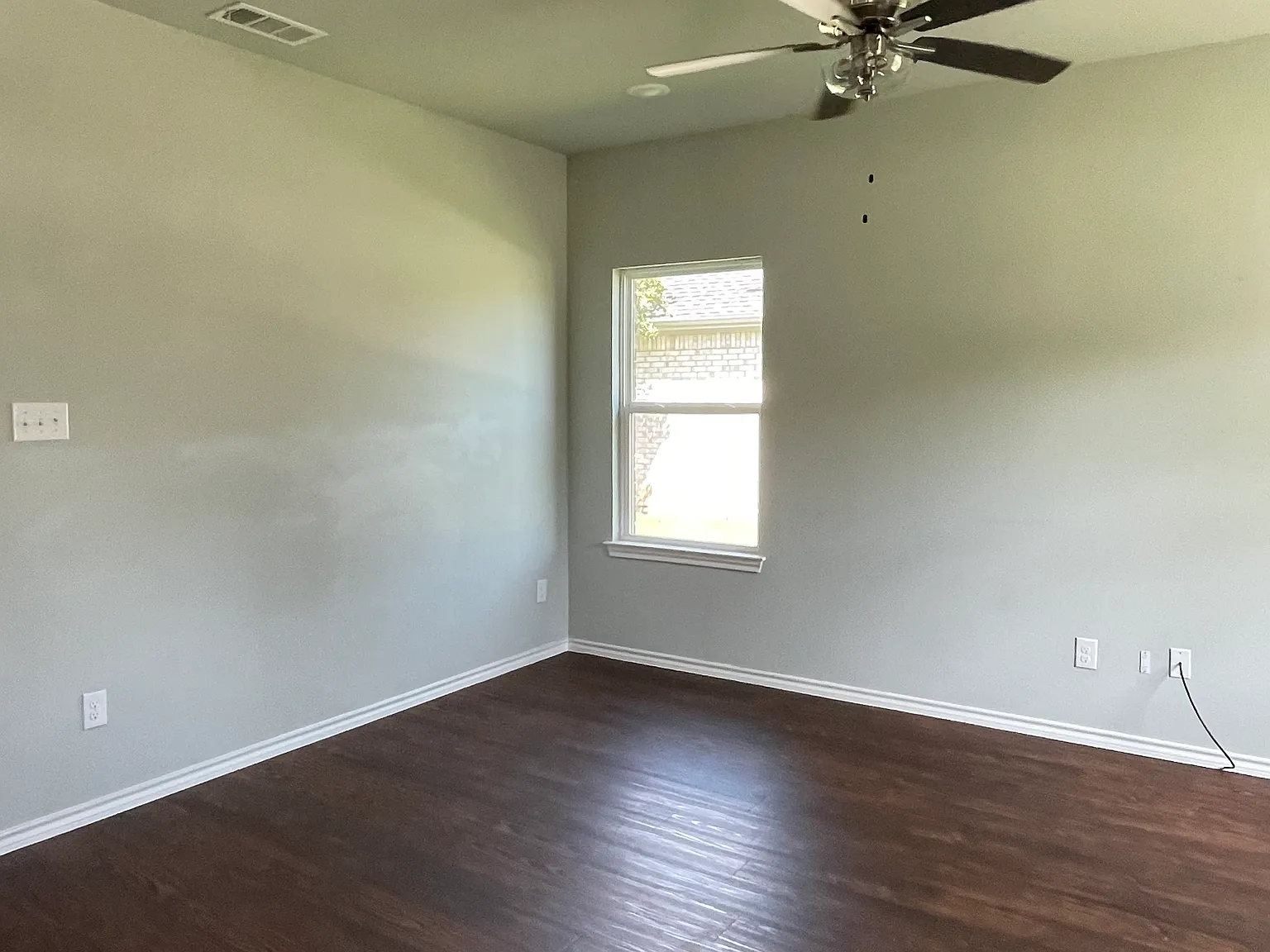 3 bed, 1252 sqft, $1,625 — Photo 3