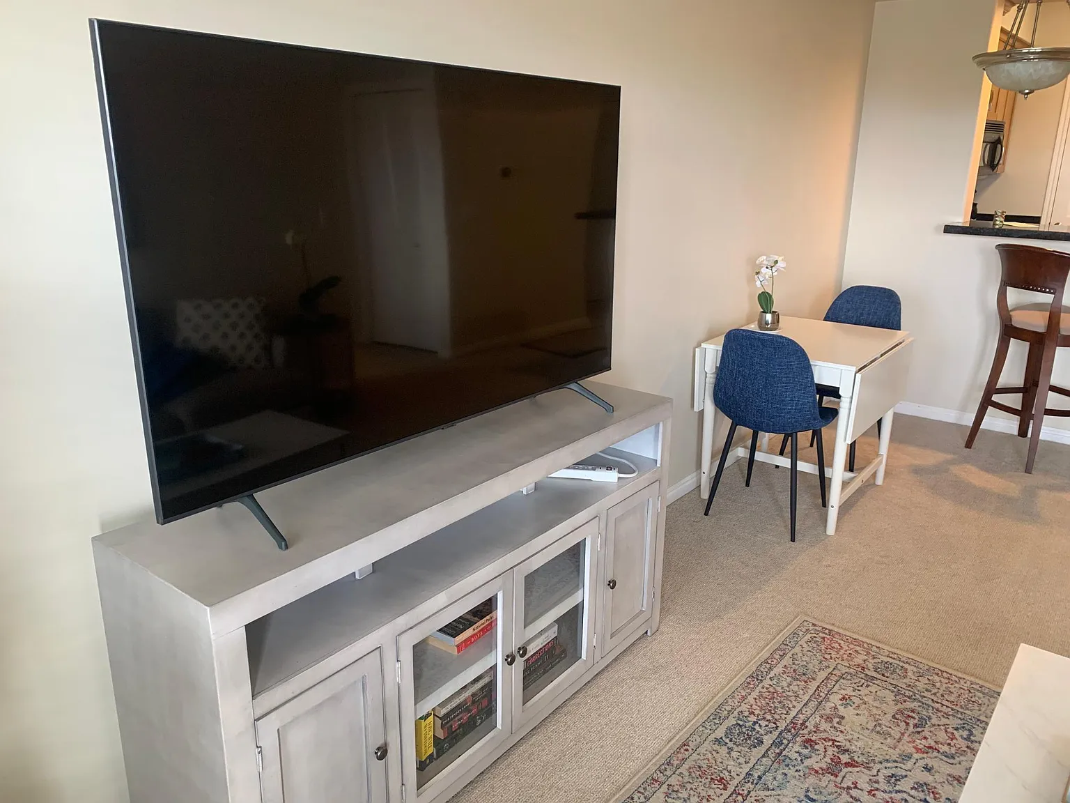 2 bed, 930 sqft, $2,200 — Photo 4