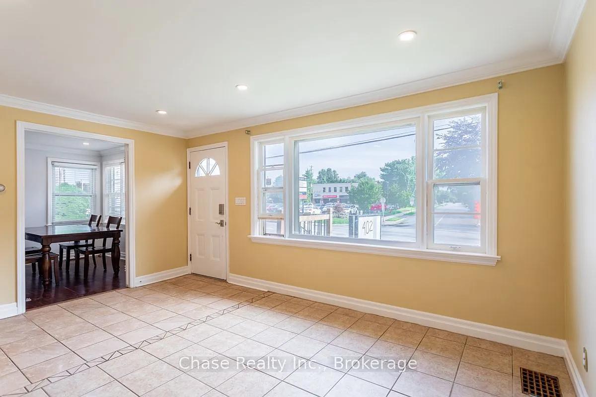 5 bed, $3,500 — Photo 2