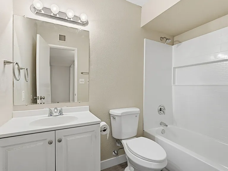 1867 E Alameda Dr — Photo 16