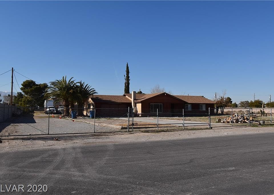 1st image of 5887 N Torrey Pines Dr