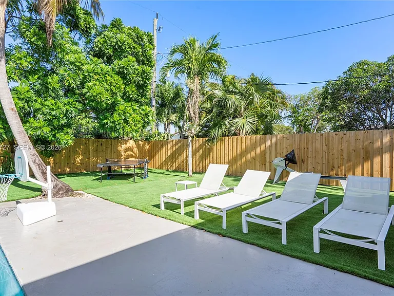10801 Peachtree Dr — Photo 33