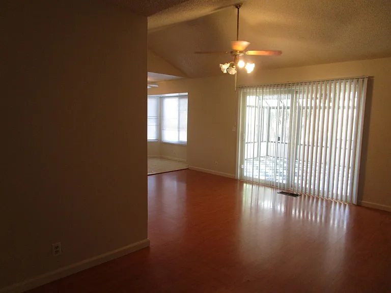 812 Briarwood Ct — Photo 5