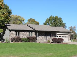 805 N Vine St, Vandalia, MO 63382