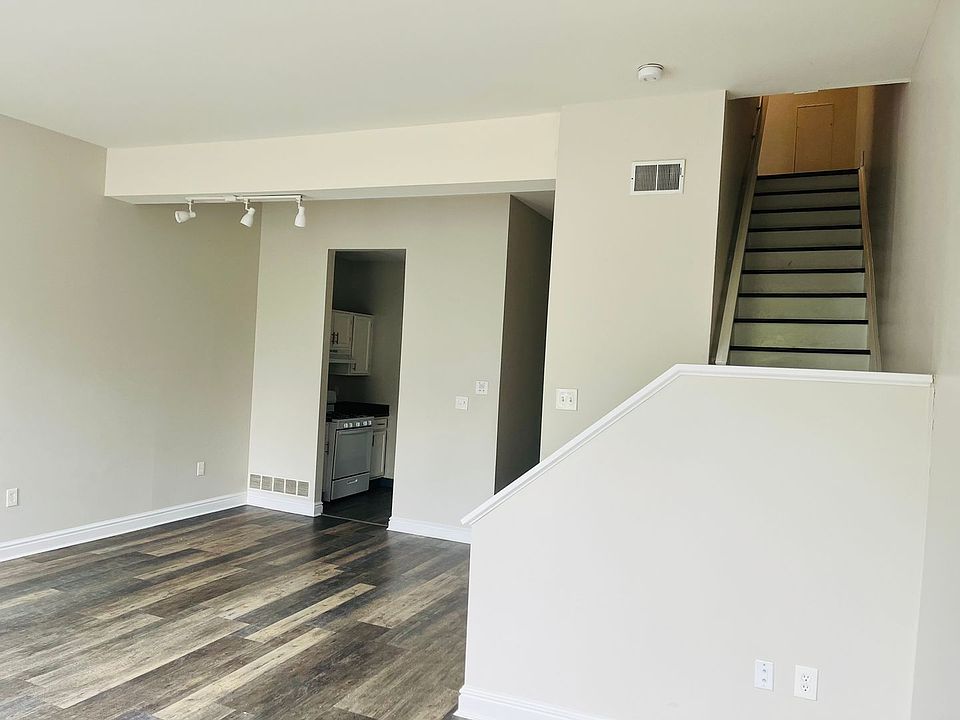 1st image of 1122 Sheffield St #201