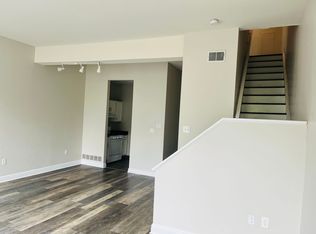 1122 Sheffield St #201, Pittsburgh, PA 15233