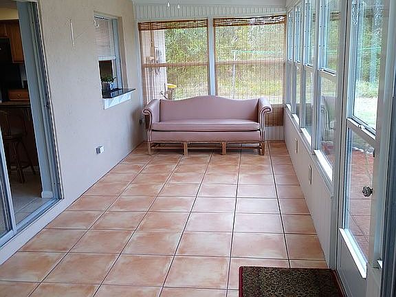 190 ft sunroom under air