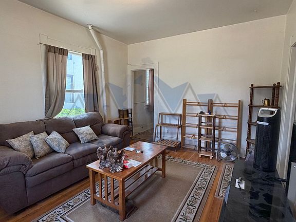 4th image of 500 E Garfield St #4
