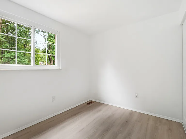 10214 Millstream Dr — Photo 19