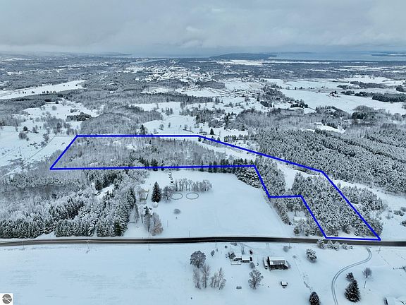 2nd image of 1216 Hoch Rd