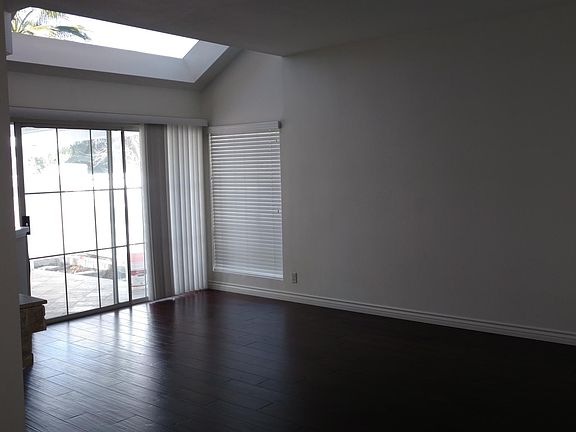 3rd image of 26255 Carmel St
