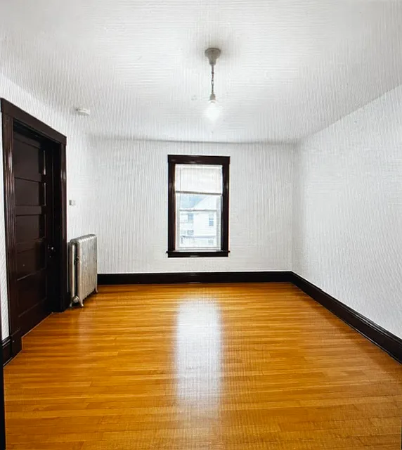 5 bed, 1800 sqft, $650 — Photo 3
