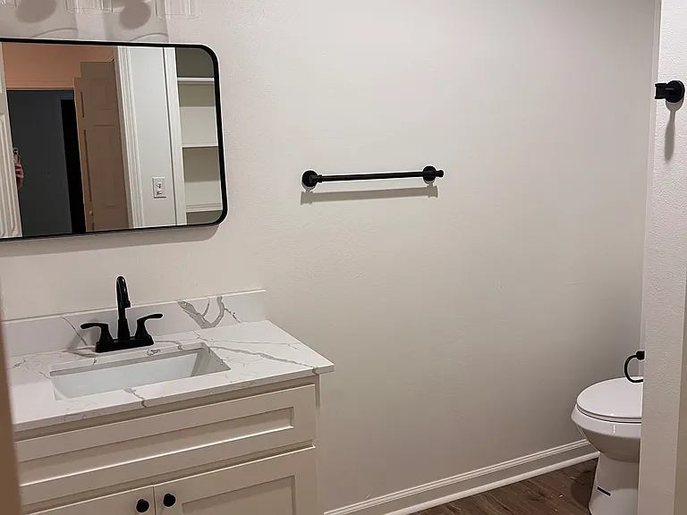 1000 N Red St #16 — Photo 6
