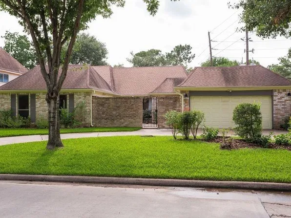 906 Dominion Drive, Katy, TX 77450