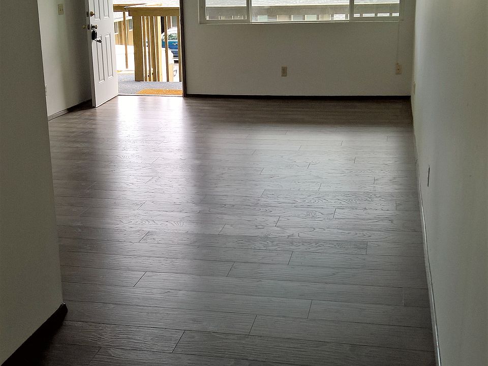 1st image of 11915 NE 18th St APT P