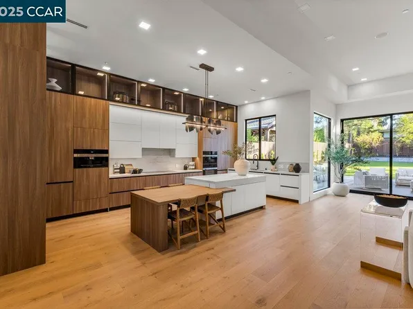 720 Laurel Dr, Walnut Creek, CA 94596