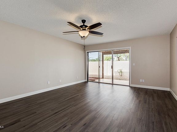 5th image of 2414 E Villa Maria Dr