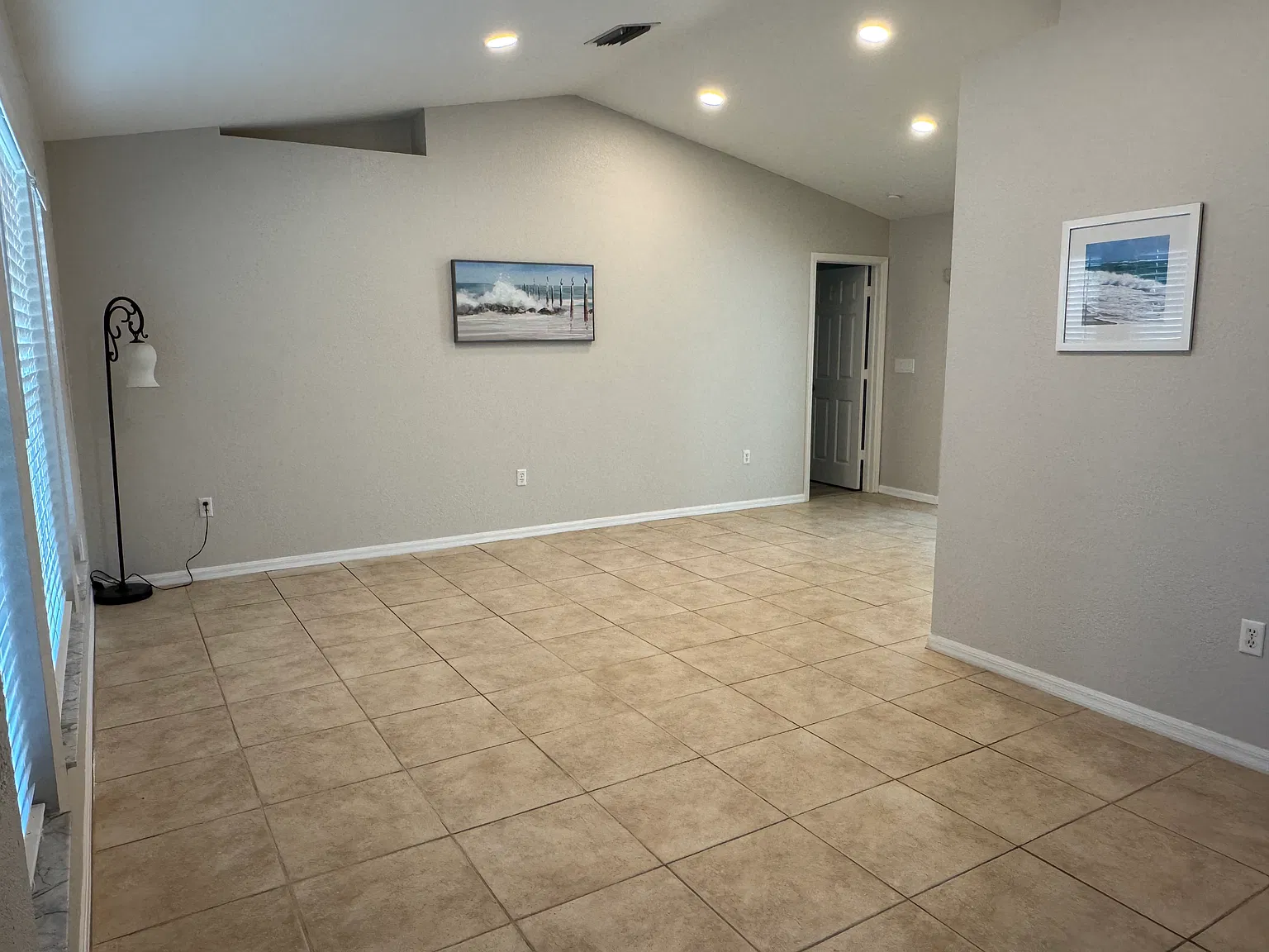 3 bed, 1960 sqft, $2,100 — Photo 4
