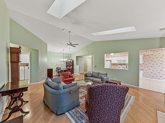 4th image of 6741 S Pointe Dr Unit 3A