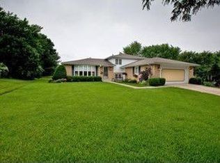 407 79th St, Willowbrook, IL 60527