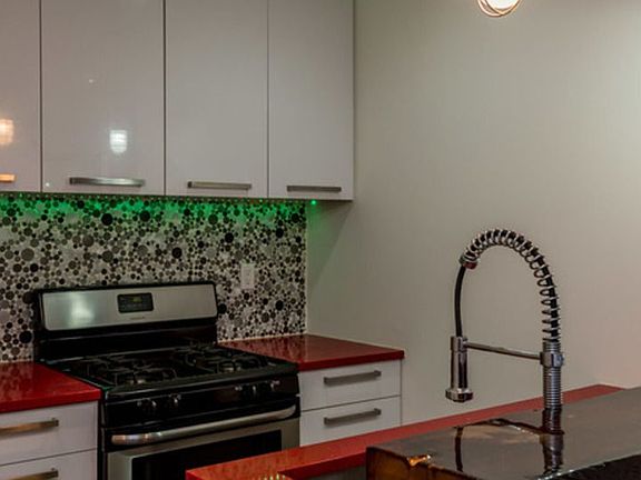 4th image of 49 Montrose Ave APT 3A